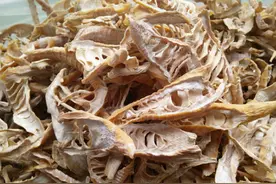 晒笋干，不能一晒了之，还需多做一步，洁白不发黑，保存1年不坏图片