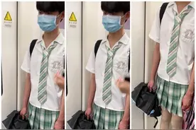 武汉：一男生穿JK裙子坐地铁，5.3万人点赞，你怎么看图片