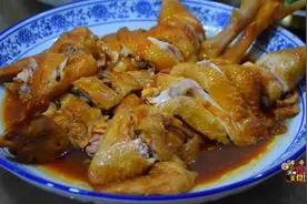电饭煲焖鸡怎么做好吃？只需要加上一点这个粉，出锅时满屋飘香图片
