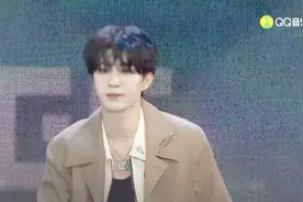 范丞丞谈新专辑MV拍摄，三天只睡了三个小时，脸都肿了！视频封面