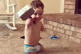 8岁男童无四肢，却暖哭世界：孩子拿到烂牌，父母如何帮他打赢？图片