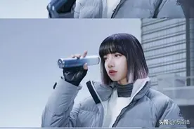 Lisa颜美就是任性！穿超厚棉服解锁冬日搭配，满屏都是高级感图片