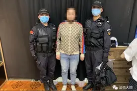 大同：女子商场盗窃被抓图片