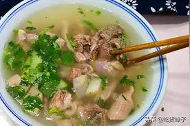 炖羊肉时，记住“一不要二不放”，羊肉不腥不膻也不柴，羊汤鲜美图片