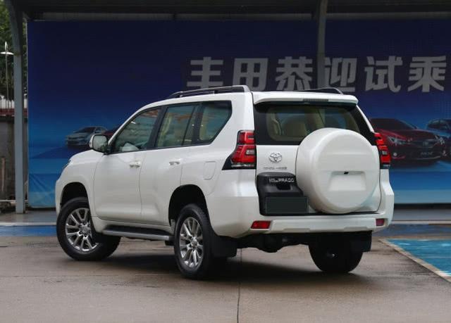 揽福与哈弗h9都算是逆向丰田普拉多的产品,从设计上来说两台车都有着