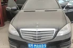 溢价77.6万拍卖成交！巴马县桂MM8889奔驰s65lamg小型汽车图片