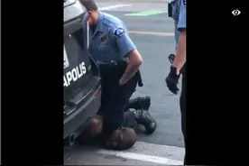 拍下“黑人之死”的美国17岁女高中生，却被质疑为何不阻止警察图片