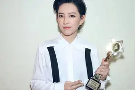 《浪姐》李斯丹妮，帅起来没男人什么事图片