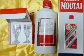 茅台酒赠送的2个小酒杯，只是用来喝酒的？酿酒师：远不止这些图片