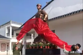 湖南战神很霸蛮！身中5弹仍跪地战斗，牺牲也拉越军上尉垫背图片