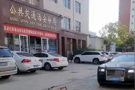 平罗县法院拍卖涉案“黑财”，劳斯莱斯古斯特牌轿车256.5万成交图片