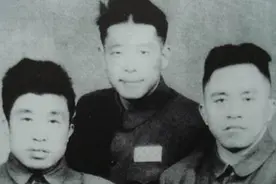 兄弟三人都是开国少将，当年参加红军时却互相不知情视频封面