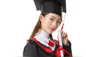 我是四十岁的女博士，征婚要求三件套，相亲男：你已谈不起爱情了图片