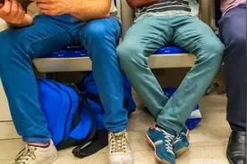 为什么有的人总是忍不住抖腿？快停下，可能真的是有病图片