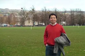 亲人癌症晚期，要继续治吗？身为院长，他为父亲选择了最少的治疗图片