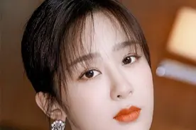 杨紫罗云熙片场偶遇，化身打工人互相打气，上演锦觅润玉梦幻联动图片