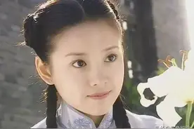 一场激吻毁了她一生，“白莲花”董洁的黑白人生，做她儿子太苦了图片