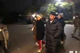 45岁梅婷生图曝光，年轻似18，和大4岁黄磊同框像父女？图片