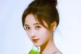 鞠婧祎 清新甜美果本广告代言，妥妥的美人一枚图片