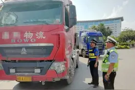 闯红灯、超载超速、撒漏扬尘······渣土车如此嚣张？柳州交警不惯着你！图片