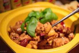 冷！冷！冷！广东人，这几种热辣辣的砂煲美食，天冷吃最对味图片