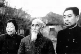 周总理廉洁奉公一生清贫，为何却有一大批国宝文物捐赠给故宫图片