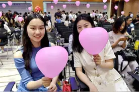 “生孩子不如投资自己”，清华女博士的生育观走红，网友争议不断图片