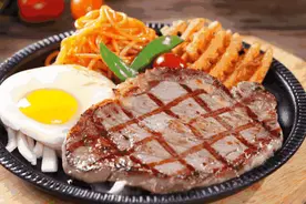 如果牛排包装上有“这行字”，最好不要买，多半是碎肉“合成”的图片