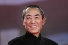 张艺谋的负心情史，抛弃相爱二十年发妻，与巩俐同居8年后娶娇妻图片