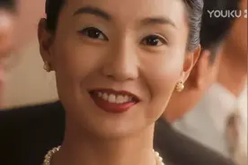 《甜蜜蜜》的张曼玉太绝了，素颜出镜，法令纹在她脸上都是韵味图片