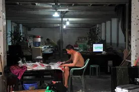 小工厂老板自述回钦州创业历程，摆地摊提心吊胆，你怎么看？图片