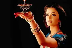 她是印度第一美女，产后身材变胖被指责，如今怎么样了？图片