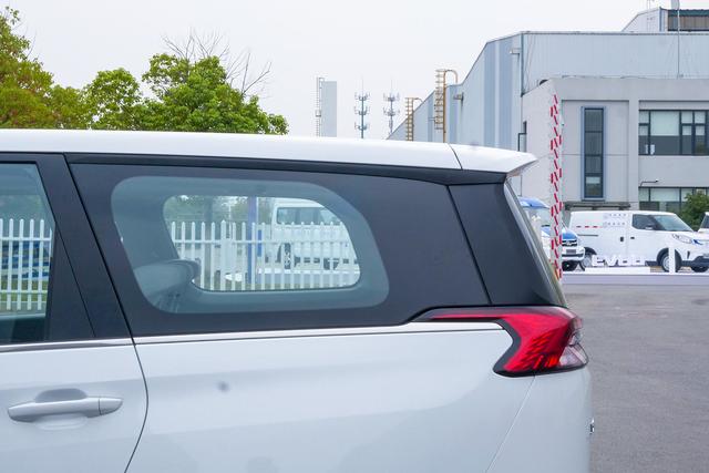 场地试驾上汽MAXUS EUNIQ 5，底盘质感出色的家用MPV