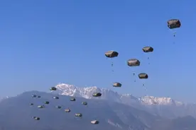 美军空降伞兵到达俄邻国，大驱加装高超导弹，美俄要短兵相接吗？图片