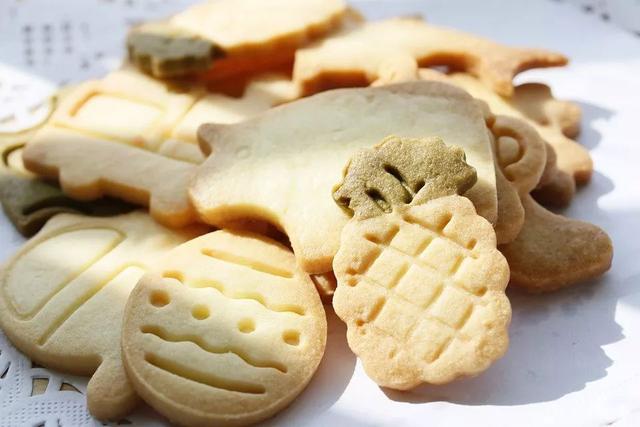 烘焙师的万能公式：糖油用量变一变，饼干口感大不同