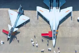 歼10：枭龙都要来和我比载弹量？不是不能挂，而是不需要图片