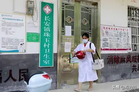 千万别小瞧乡村卫生所，医生看病很靠谱，的确能及时有效治病救人图片