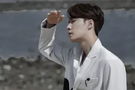 《向往5》合照张艺兴被冷落？听听黄磊对他的称呼，比叫彭彭还亲图片