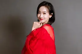 宋茜：能唱能跳还会演戏，85花中的全能选手，娱乐圈的宝藏女孩图片