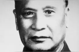 1949年，卢汉拒绝在一份名单上签字，使得数百共产党人免遭杀害图片