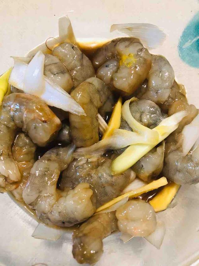 它含有“20种”氨基酸，有条件给孩子常吃，孩子个子高于同龄人