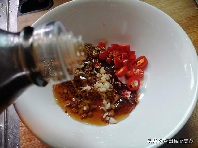 它是“氨基酸”含量最高的蔬菜，平时不多见遇到别错过，营养极高