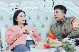 杜淳老婆怀孕也不忘爱美，挺着孕肚穿“小香风”，丝毫没有臃肿感图片
