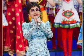 76岁的李谷一：19次登上春晚舞台，连续9年领唱《难忘今宵》图片