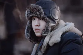 王俊凯担任评审遭质疑，多年未有代表作，同组合成员已成实力派图片