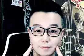 民谣小马哥翻唱之杨宗伟的《我变了我没变》非常难得的好歌入心啊图片