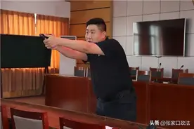 【亮剑2020】直击张家口桥东公安实弹射击训练(二) 训练场上的警务实战教官图片