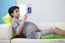 胎儿脐绕颈2圈了，谁说会绕出来的？脐绕颈这“扣”谁来帮忙解？图片