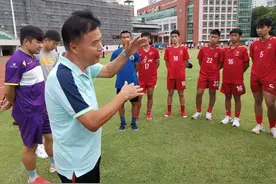 你的校园足球是谁教的？图片