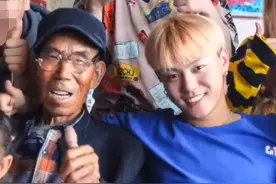 《变形计》农村爷爷去世，王晨正发文悼念，另一位主人公发言冷漠图片